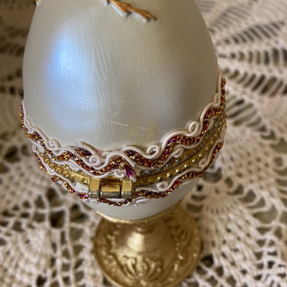 My Treasure Hand Painted Jeweled Egg New in Box - Picture 3 of 9